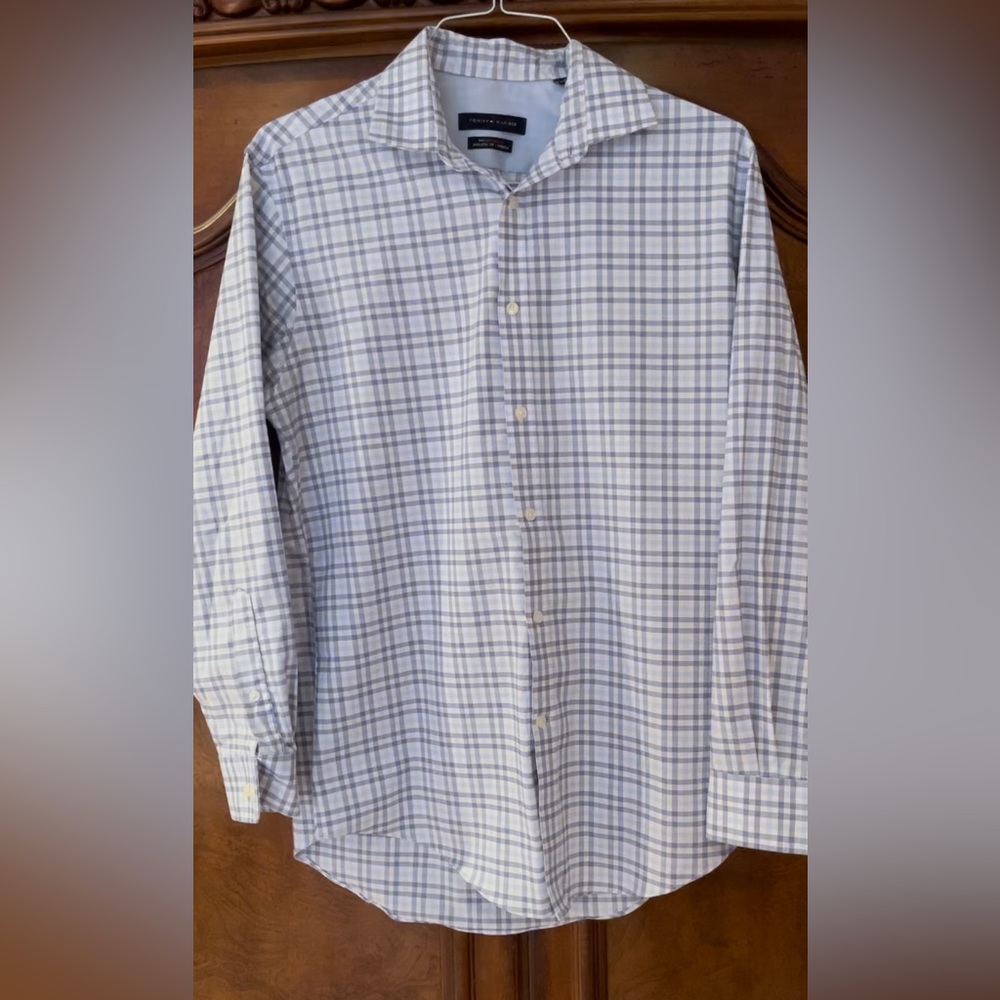 Tommy Hilfiger, TH Flex Athletic Fit Stretch. Blue & white checker. Size Medium